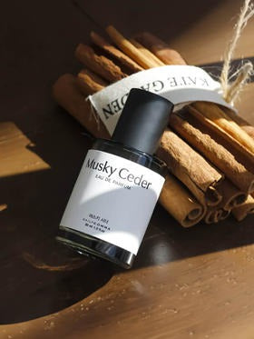 Dailycomma Eau De Perfume 30 ml Musky Cedar