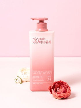 ON THE BODY Moisture Body Wash 900g Cotton Musk