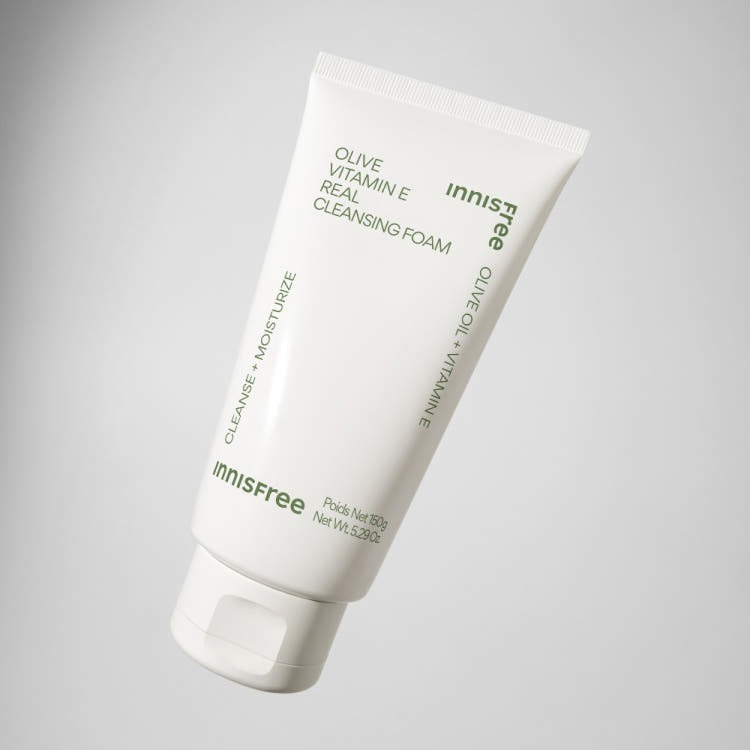 Innisfree INNISFREE Olive Vitamin E Real Cleansing Foam product photo